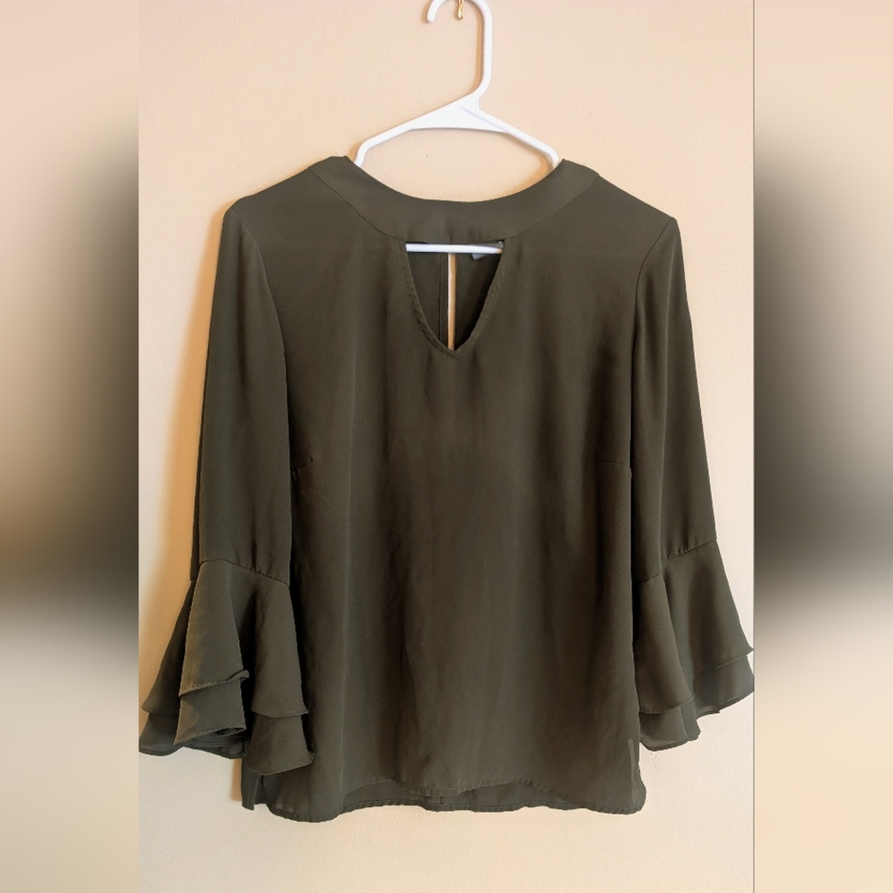 New York & Company Soho Size Small Flare Sleeves V Neck Olive Green Blouse